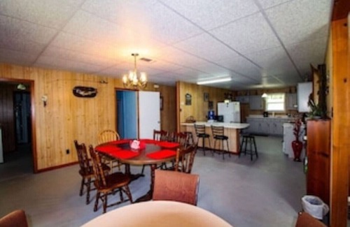 Negreet Casa | Castaway Camp .