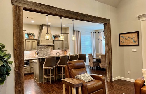 Jones Mills Casa | Castaway Cove - Lakefront Home