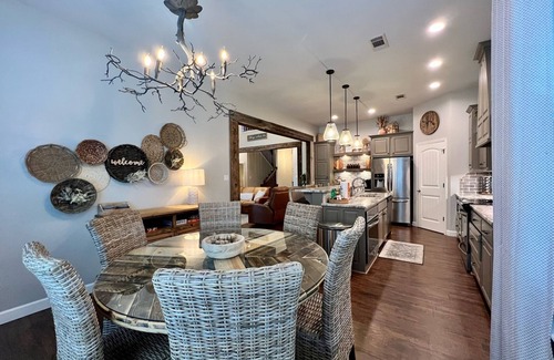 Jones Mills Casa | Castaway Cove - Lakefront Home