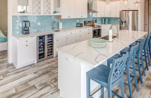 Doctor's Arm Casa | Castaway On The Keys: Experience Spectacular Open Water Living on Bogie Channel, Pool & Dockage!