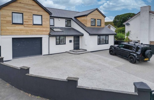Pontsticill Casa | Castell Morlais - Luxurious 5 Bed - Pontsticill