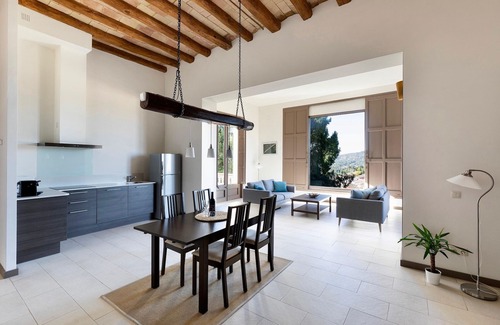 La Torre de Claramunt Apartamento | Apartamento Castillo para 5 personas con terraza