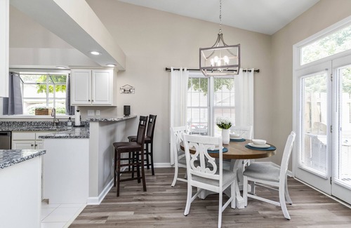 Lexington Casa | Castle Glow - Townhome Walk to Kroger Field - UK - Grill