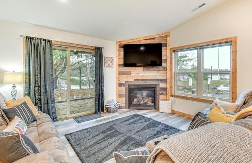 Arkdale Casa | Castle Rock Lake Cabin Water and Trail Access!