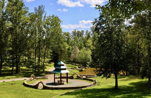 Stanardsville Apartamento | Castle Suite at White Lotus Eco Spa Retreat