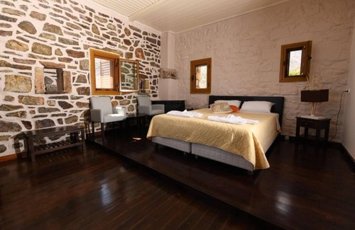 Kokkala Otro | Castlerizaraki