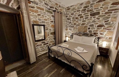 Kokkala Otro | Castlerizaraki