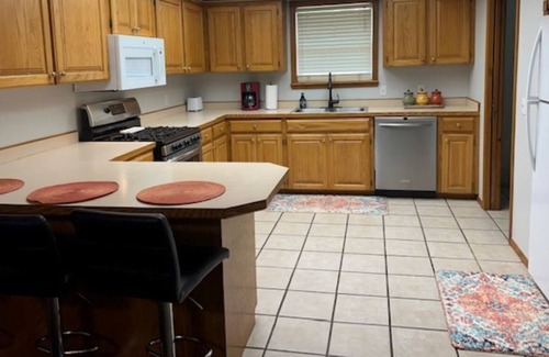 Tahlequah Casa | Casual Comfort: Cozy 2 KING minutes from NSU & Downtown Tahlequah