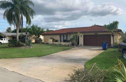 Cypress Lakes Estates Casa | Catalina Cabana - self checkin - pool - parking