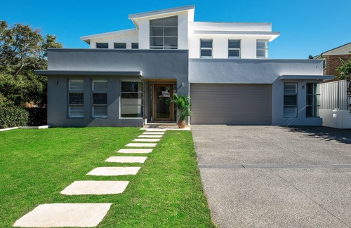Wamberal Casa | SOLO LISTADO - CATALINA, 5 DORMITORIOS, PISCINA Y UBICACIÓN PERFECTA EN LA PLAYA