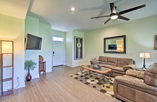 Palm Springs Apartamento | Cathedral City Condo on Golf Course with Patio!