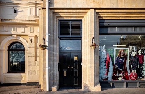 Exeter Apartamento | Cathedral Yard - Art Deco Luxury