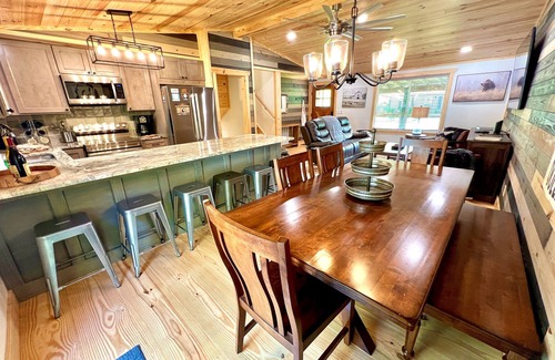 Caton Cabina | Catons Chapel 3 Bedroom Cabin by RedAwning