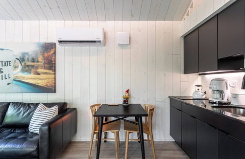 Jefferson Apartamento | Catskill Modern Tiny Escape Hot Tub Sauna Outdoor Theatre