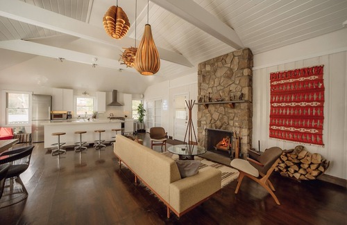 Roscoe Casa | Catskills Modern Lakefront Cottage