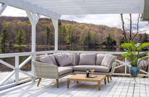 Roscoe Casa | Catskills Modern Lakefront Cottage