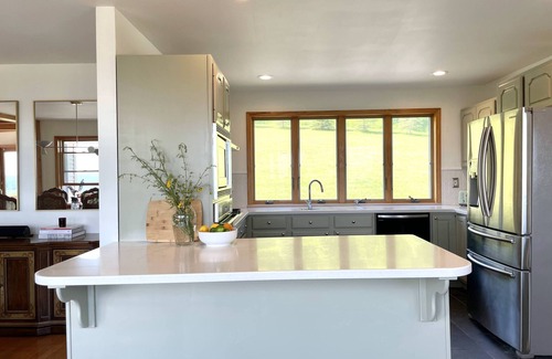 Jefferson Casa | Catskills Mountaintop House w/ HOT TUB and VIEWS!