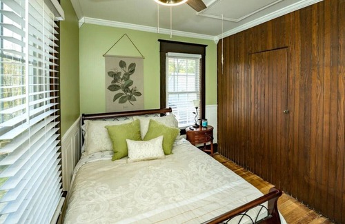 Fallsburg Casa | Catskills Old Falls House+Tiny Artist Studio