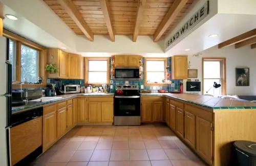 Samsonville Casa | Catskills Retreat on 10 Acres w/ Private Creek