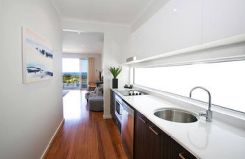 Caves Beach Hotel | Caves Coastal Bar & Bungalows