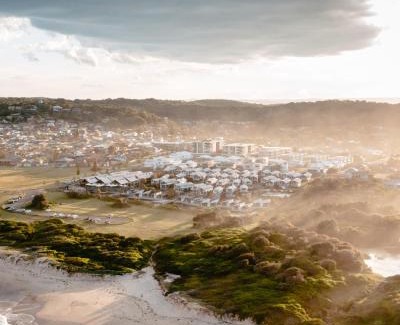 Caves Beach Hotel | Caves Coastal Bar & Bungalows