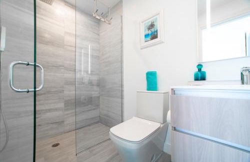 Seven Mile Beach Apartamento | Cayman Luxury Rentals at The Grove