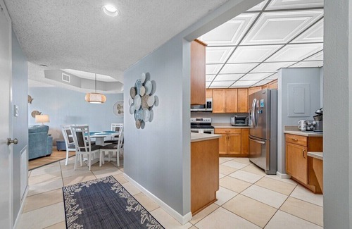 Sand Key Condominio | CBC 1-10B –Gulf Front Beauty with pool, hot tub, gym & pickleball!