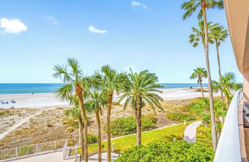 Sand Key Condominio | CBC 1-3E –Gulf & Intercoastal Views, pool, hot tub, gym, tennis, 4 Balconies!