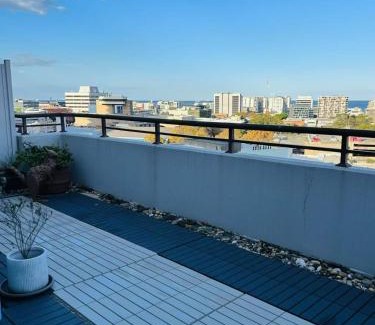 Wollongong CBD Casa | CBD Penthouse Retreat - Stunning Ocean & City View