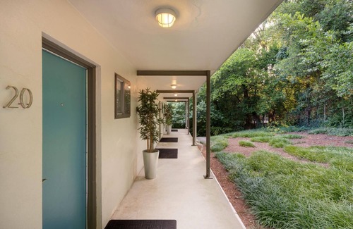 Brookwood Apartamento | CCI Great Value Serviced Studio in Quiet Neighborhood