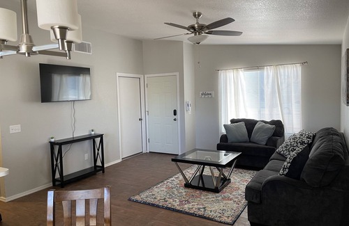 Sierra Vista Casa | CC’s Charming home