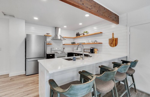 Coeur d'Alene Casa | CDA ID. Sanders Beach! Best Location! Newly Remodeled Addition! Pet Friendly.