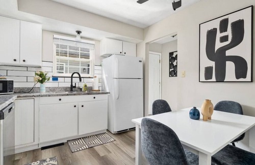 Heath Apartamento | Cedar and Oak - 2 BR, King Beds, Patio
