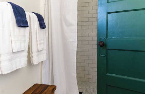 Nevada City Cabina | Cedar Cottage at Piety Hill Cottages