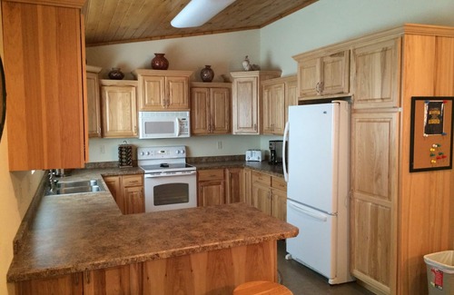 Melrude Cabina | Cedar Creek Retreat! Pet Friendly & 25 minutes away from Duluth