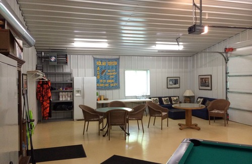 Melrude Cabina | Cedar Creek Retreat! Pet Friendly & 25 minutes away from Duluth