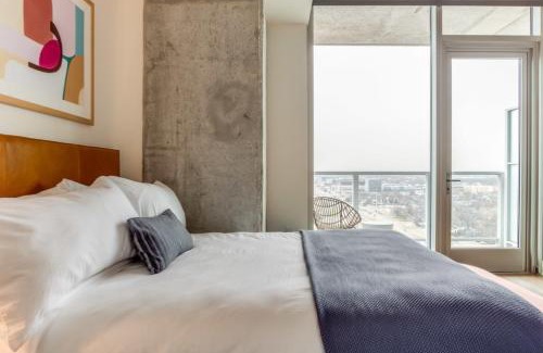 Rainey Street Historic District Casa | Cedar Door by AvantStay Brand New Condo Room in Austin w Amazing Amenities