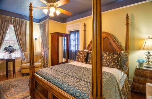Downtown Historic District Cama Y Desayuno | Cedar House Inn