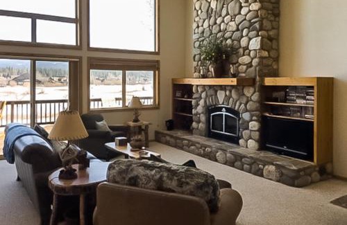 McCall Casa | Cedar Lane Getaway
