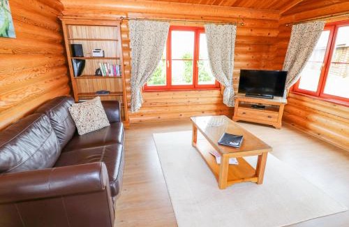 Castle Bytham Casa | Cedar Lodge
