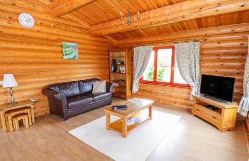 Castle Bytham Casa | Cedar Lodge