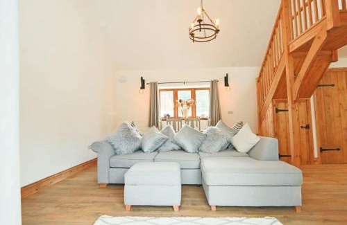 Olveston Casa | Cedar lodge - Hopewell