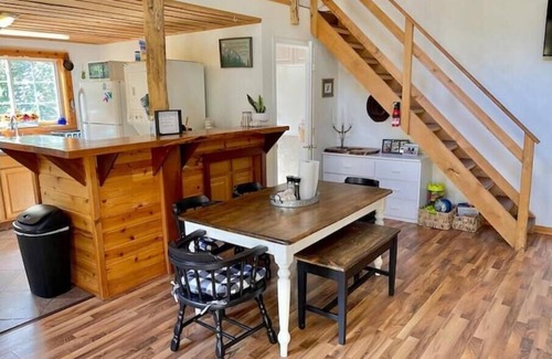 Burnsville Cabina | Cedar Lodge on Rock Creek!