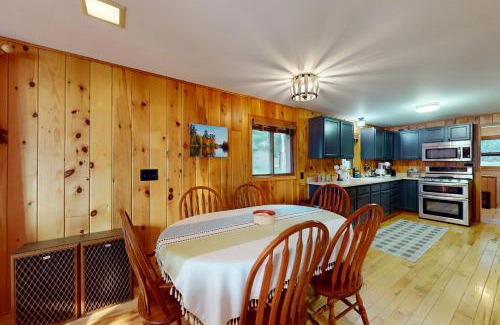 Phelps Casa | Cedar Perch Cabin