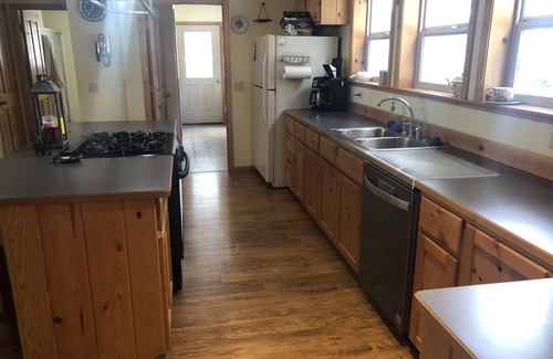 Greenville Casa | Cedar Retreat among the Pines