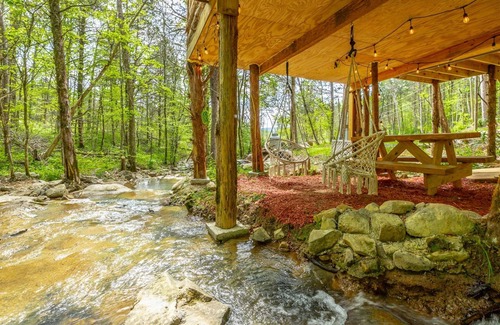 Trenton Casa | Cedarbrook Treehouse | Hot Tub, Dog Friendly, Private | 1 Bed, 1 Bath