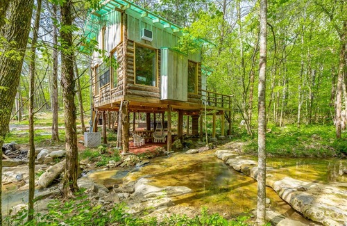 Trenton Casa | Cedarbrook Treehouse | Hot Tub, Dog Friendly, Private | 1 Bed, 1 Bath