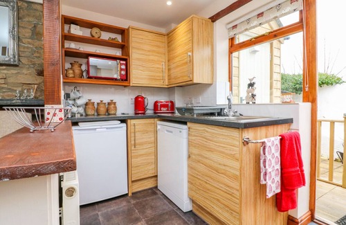 Broadwoodkelly Cabaña | Cedarwood Cottage