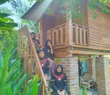 Kecamatan Lembar Cabina | Cemare Cottage