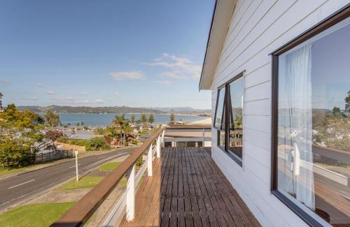 Whitianga Casa | Centennial Seascape - Whitianga Holiday Home